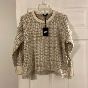 DKNY Sweater size M brand new with tags long sleeves length 23” bust 38/40”
